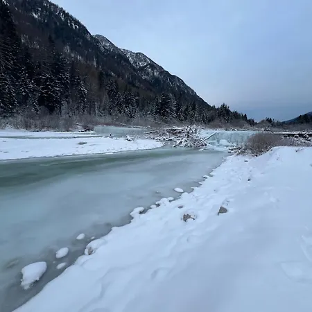 Apartma Belca Mountain Escape * Mojstrana